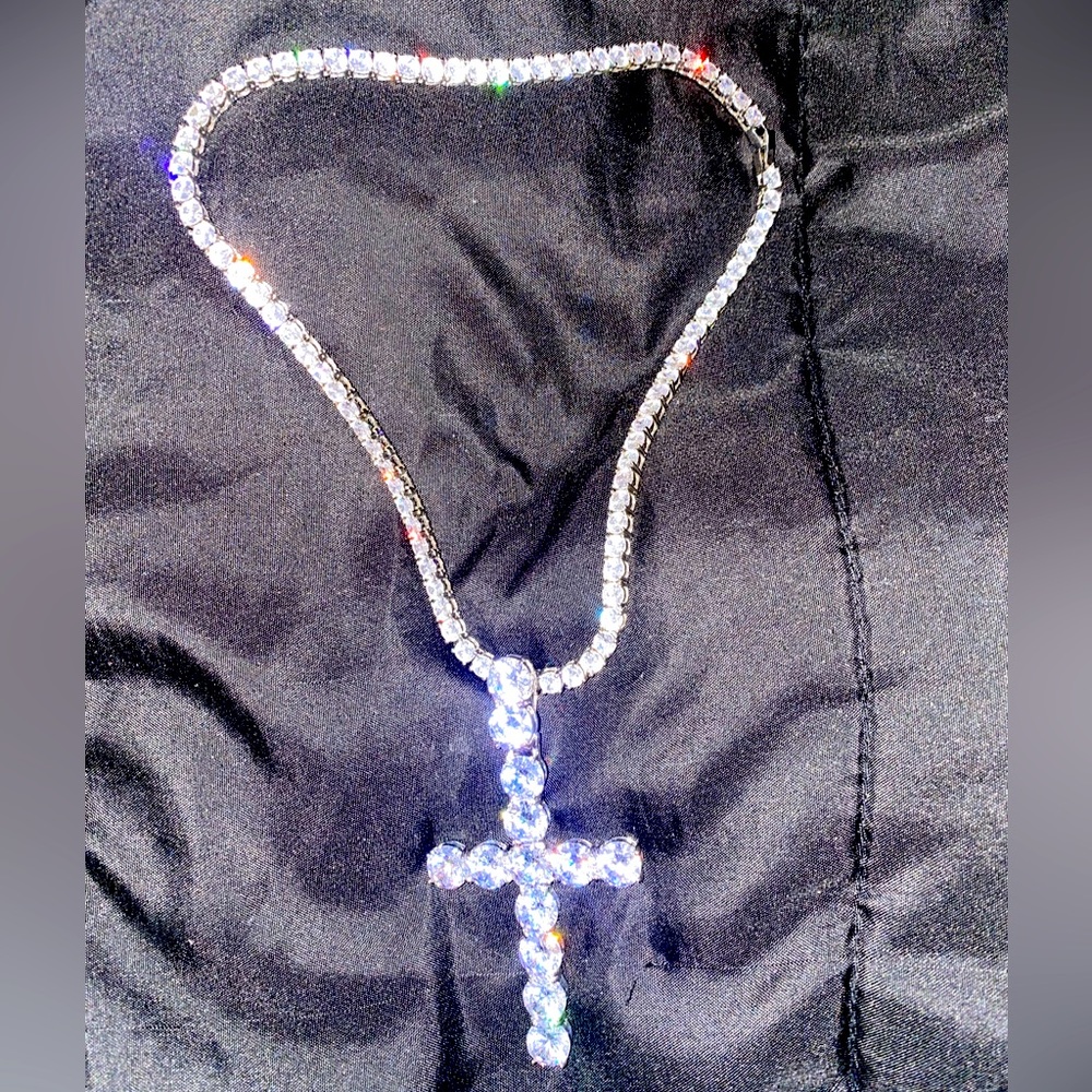 Tennis chains with cross pendant (1)